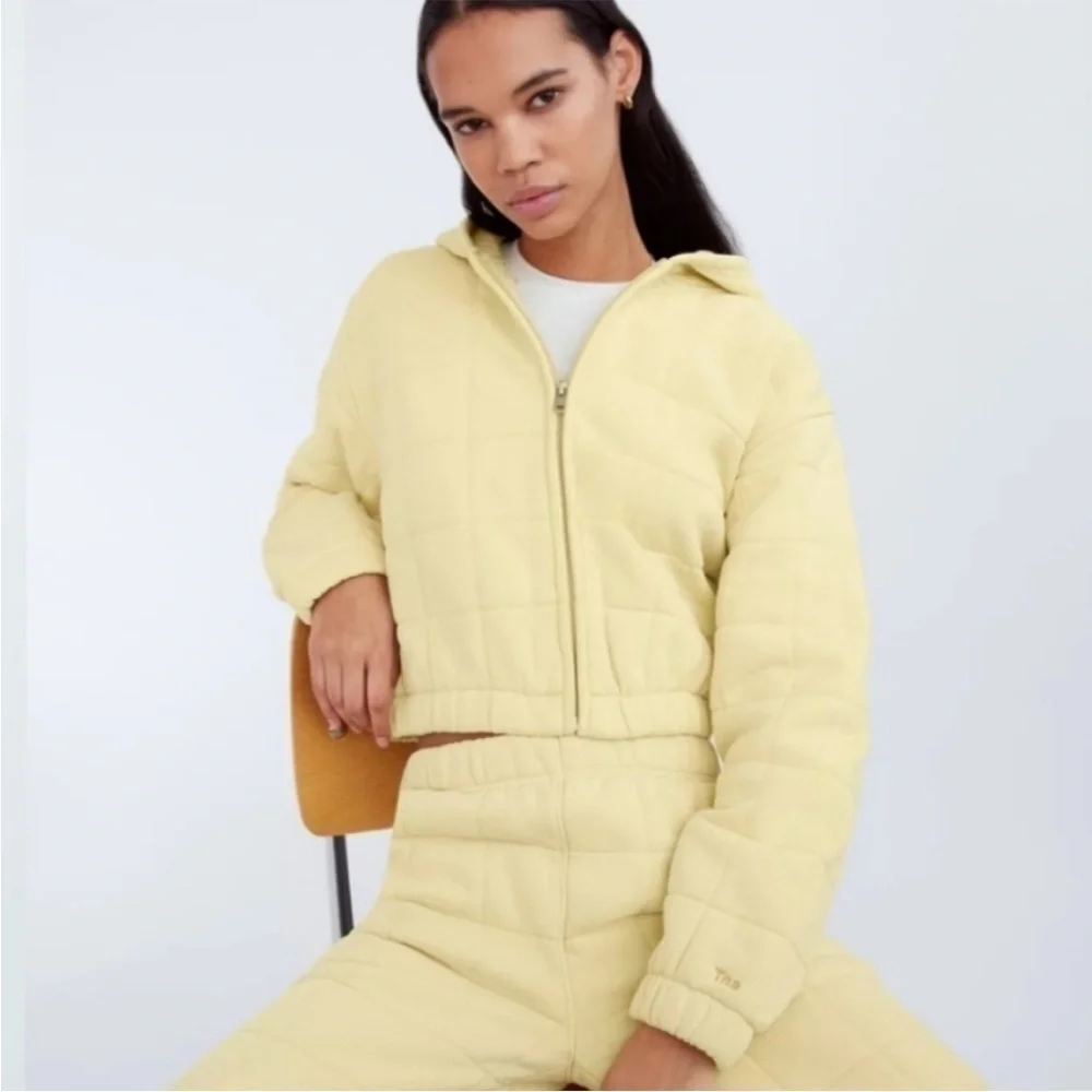 Aritzia TNA Quilted Sweatshirt - Picture 2 of 8